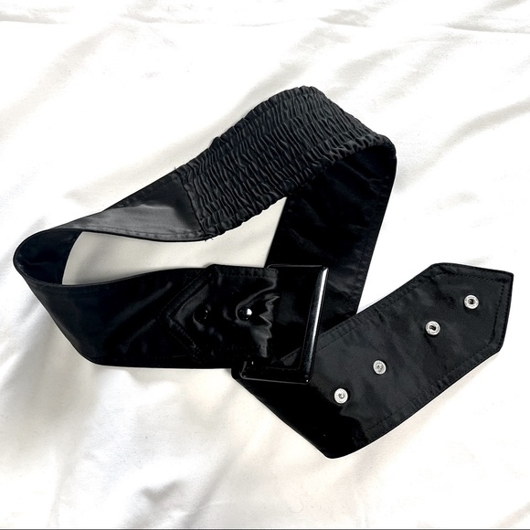 Shiny 3/4 sleeve satin look belted jacket size M - Picture 16 of 17